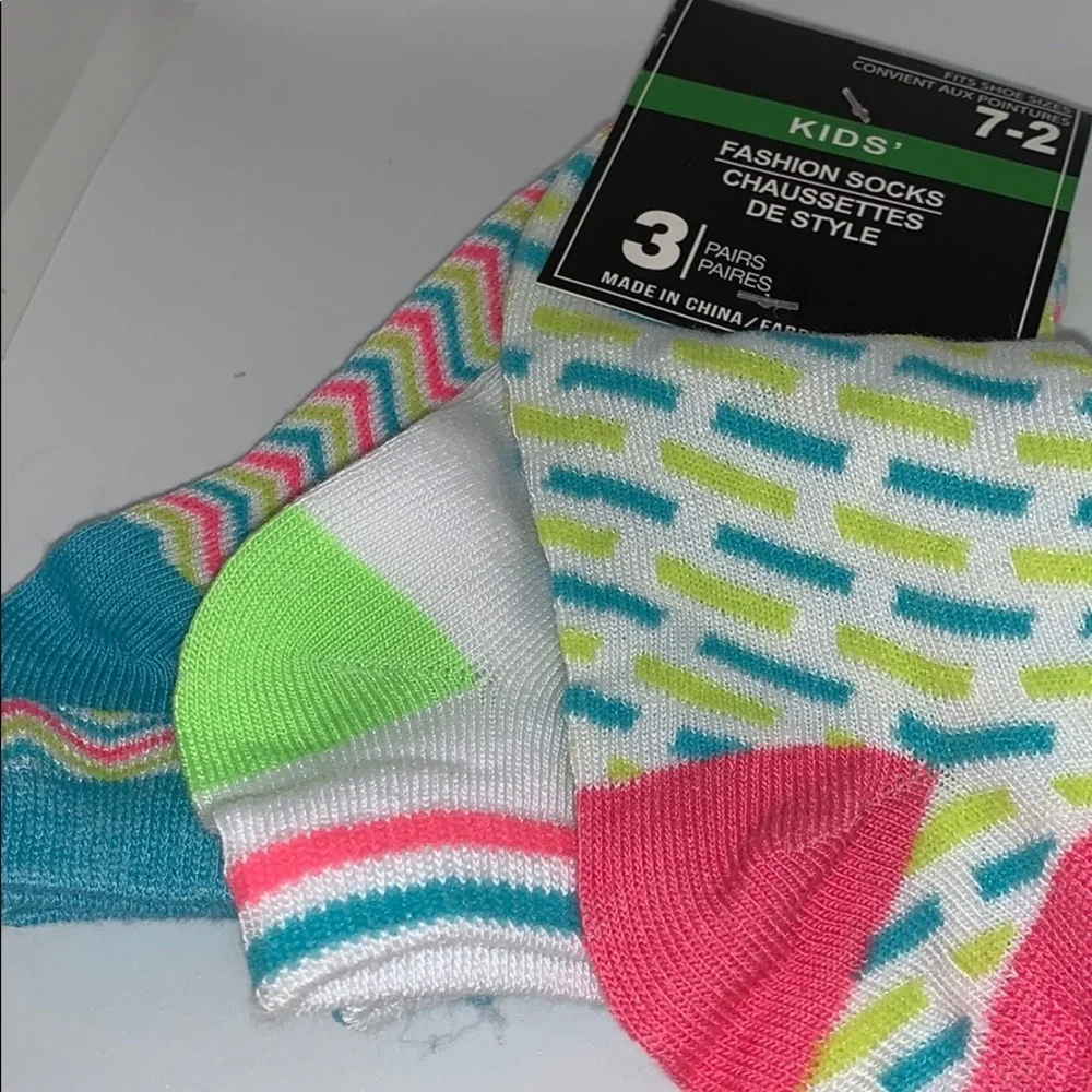 Girls Fashion Socks! Shoe Sz 7-2/3 pair per pack!